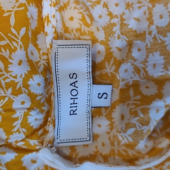 Yellow Cottagecore Vintage Floral Sun Dress - Picture 5 of 6